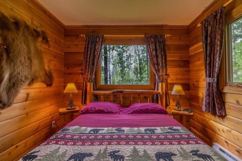 Bear-Cabin-Bedroom